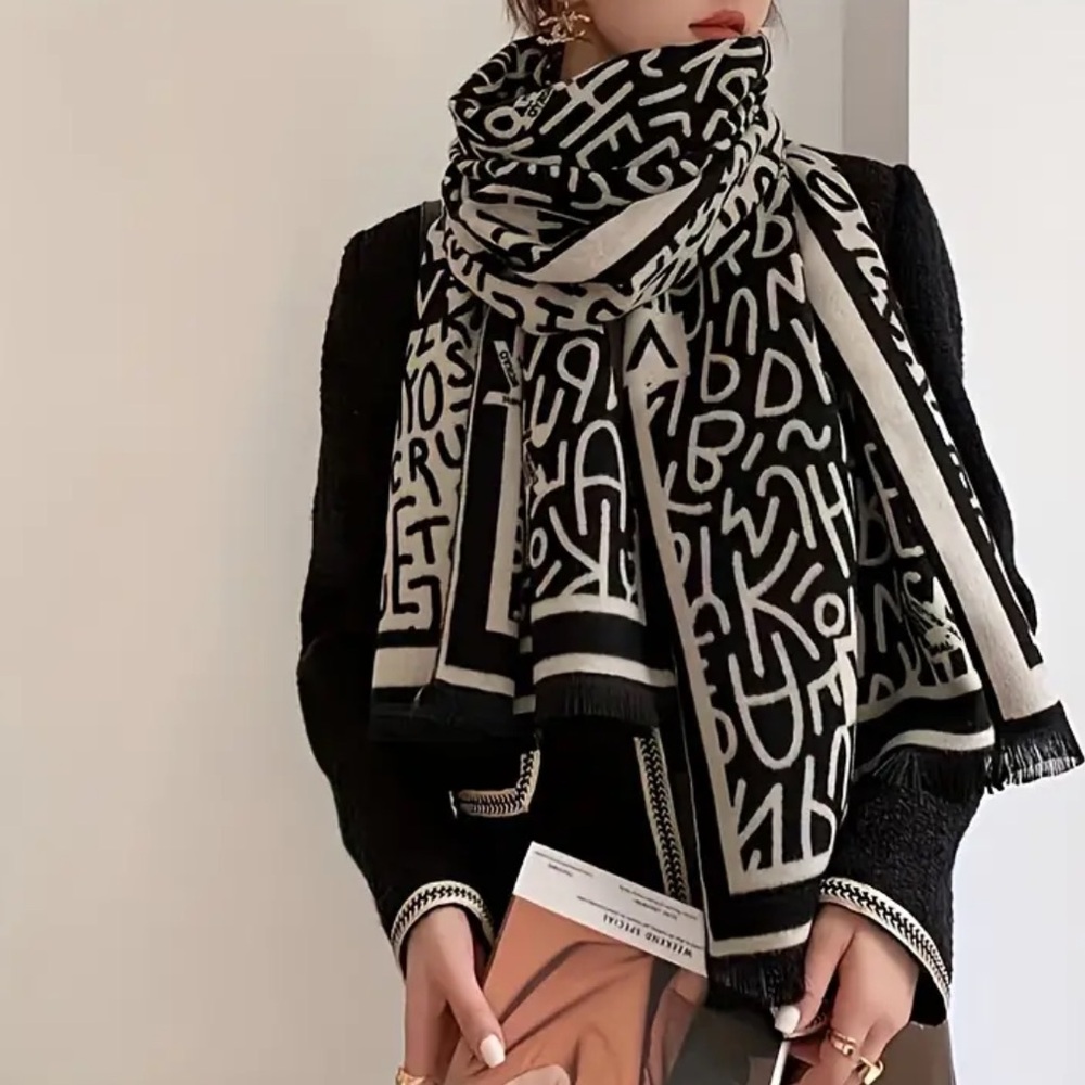 BLANKET SCARF/SHAWL•BLACK/WHITE LETTERS•REVERSIBLE TWO-TONE•STUNNING•NEW!